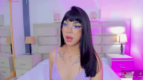 Snapshot of rosecassie chatting on 02-24-25, 05:20 Rose online show from 02-24-25, 05:20