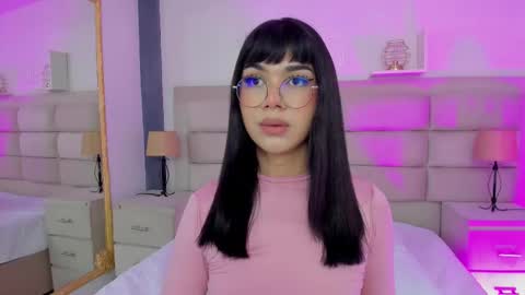 Snapshot of rosecassie chatting on 02-26-25, 04:56 Rose online show from 02-26-25, 04:56