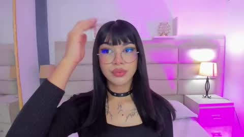 Snapshot of rosecassie chatting on 02-27-25, 12:56 Rose online show from 02-27-25, 12:56