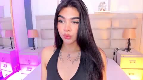 Snapshot of rosecassie chatting on 09-13-25, 01:55 Rose online show from 09-13-25, 01:55