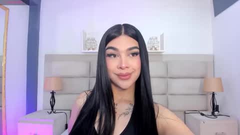 Snapshot of rosecassie chatting on 10-04-25, 01:20 Rose online show from 10-04-25, 01:20