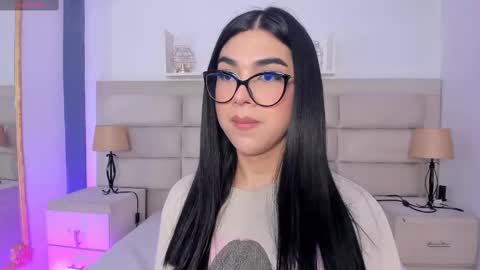 Snapshot of rosecassie chatting on 10-05-25, 12:58 Rose online show from 10-05-25, 12:58