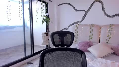 Rose online show from 10-31-25, 02:07