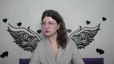 RoseHille online show from 11-23-25, 06:02