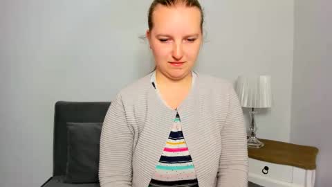 Snapshot of rosehypnotic chatting on 04-08-26, 05:13 Rose online show from 04-08-26, 05:13