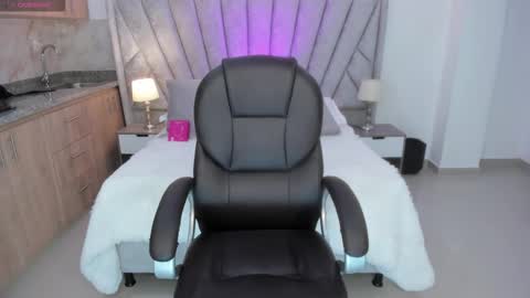 Snapshot of rosel_rouge chatting on 01-18-26, 09:18 ROSEL online show from 01-18-26, 09:18