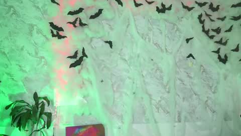 Snapshot of roselinedior chatting on 10-29-25, 08:32 Lyla OF roselinedior online show from 10-29-25, 08:32