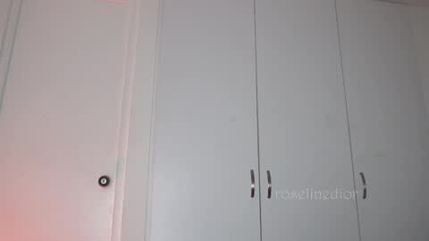 Snapshot of roselinedior chatting on 11-13-25, 01:54 Lyla OF roselinedior online show from 11-13-25, 01:54