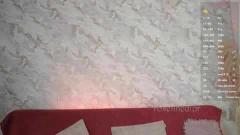 Snapshot of roselinedior chatting on 11-19-25, 02:06 Lyla OF roselinedior online show from 11-19-25, 02:06