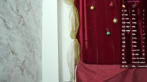 Snapshot of roselinedior chatting on 12-19-25, 11:50 Lyla OF roselinedior online show from 12-19-25, 11:50