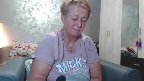 Lovepinklilly online show from 01-28-25, 06:28