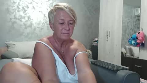 Lovepinklilly online show from 09-14-25, 05:01