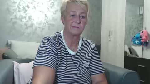 Lovepinklilly online show from 09-18-25, 05:59