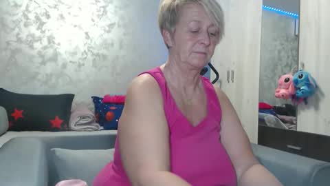 Lovepinklilly online show from 03-17-26, 06:33