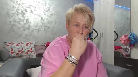 Lovepinklilly online show from 04-05-26, 04:15