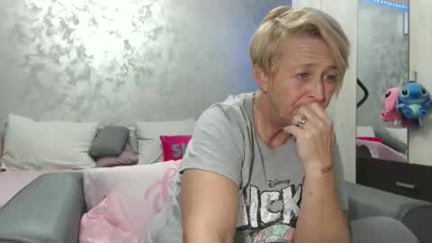 Lovepinklilly online show from 04-27-26, 05:00