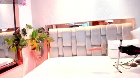 Rose online show from 09-20-25, 05:19