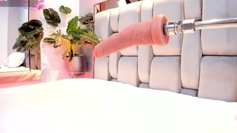 Rose online show from 09-28-25, 05:13