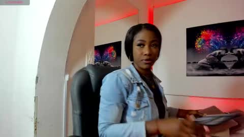 Snapshot of rosi_cooper chatting on 02-12-25, 10:35 rosi_cooper online show from 02-12-25, 10:35