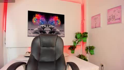 Snapshot of rosi_cooper chatting on 02-18-25, 10:38 rosi_cooper online show from 02-18-25, 10:38