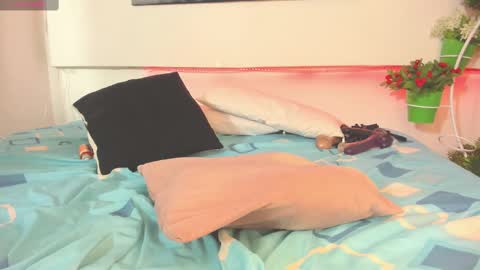 Snapshot of rosi_cooper chatting on 02-19-25, 04:55 rosi_cooper online show from 02-19-25, 04:55