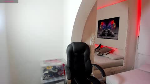 Snapshot of rosi_cooper chatting on 03-12-25, 10:48 rosi_cooper online show from 03-12-25, 10:48