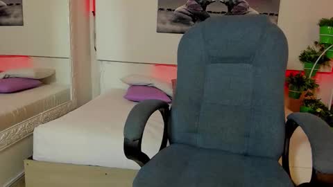 Snapshot of rosi_cooper chatting on 10-23-25, 10:47 rosi_cooper online show from 10-23-25, 10:47