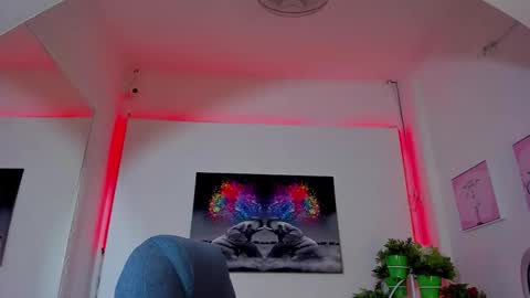 Snapshot of rosi_cooper chatting on 11-11-25, 10:37 rosi_cooper online show from 11-11-25, 10:37