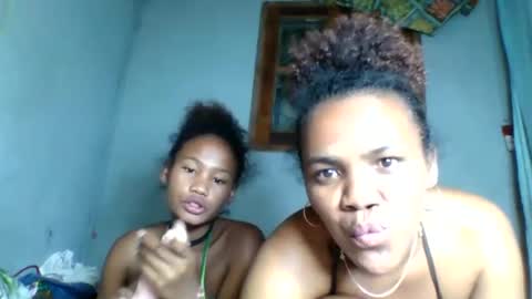 rosia22 online show from 09-22-25, 11:51