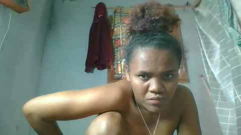 rosia22 online show from 10-05-25, 05:17