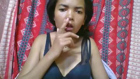 Snapshot of rosia685234 chatting on 05-17-26, 02:20 rosia685234 online show from 05-17-26, 02:20