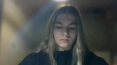 Snapshot of rosie_june chatting on 12-30-24, 08:10 Rosie online show from 12-30-24, 08:10