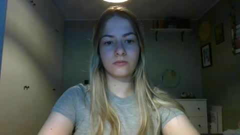 Snapshot of rosie_june chatting on 09-17-25, 06:37 Rosie online show from 09-17-25, 06:37