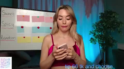 Rosie online show from 06-25-26, 05:12