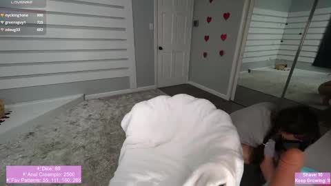 Rosie Bones online show from 02-27-25, 12:10