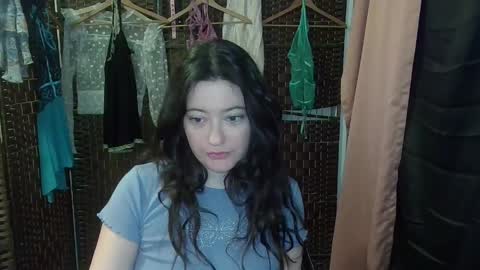 Snapshot of rosierevive chatting on 04-01-26, 03:18 Rosie Revive online show from 04-01-26, 03:18