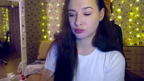 Snapshot of rosierosa chatting on 11-12-25, 04:13 Rosie is waiting for YOU online show from 11-12-25, 04:13