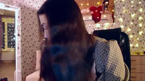 Snapshot of rosierosa chatting on 12-01-25, 03:44 Rosie is waiting for YOU online show from 12-01-25, 03:44