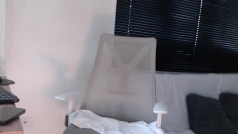 Snapshot of ross_bakerhot chatting on 12-12-24, 03:05 Ross BakerHot online show from 12-12-24, 03:05