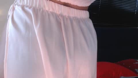 Snapshot of ross_bakerhot chatting on 12-18-24, 04:17 Ross BakerHot online show from 12-18-24, 04:17