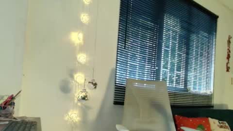 Snapshot of ross_bakerhot chatting on 12-19-24, 01:29 Ross BakerHot online show from 12-19-24, 01:29