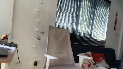 Snapshot of ross_bakerhot chatting on 12-19-24, 07:40 Ross BakerHot online show from 12-19-24, 07:40