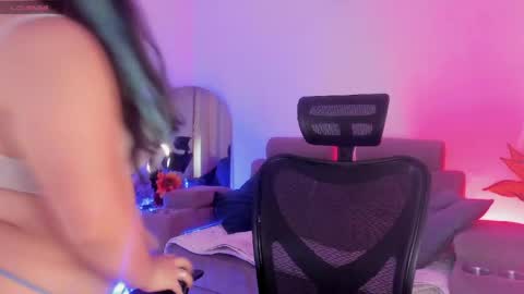 Snapshot of ross_lee chatting on 04-11-26, 08:35 ross_lee online show from 04-11-26, 08:35