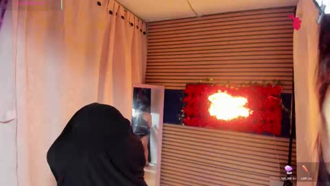 Snapshot of rosse_25 chatting on 11-08-25, 10:04 Would you like to help me with supplementation and sports suits so I can compete in powerlifting online show from 11-08-25, 10:04