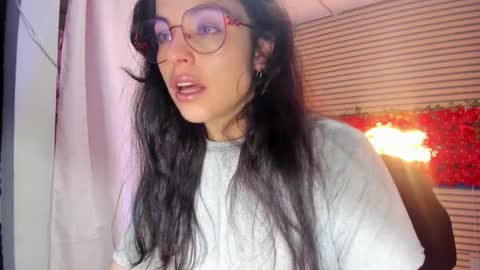 Snapshot of rosse_25 chatting on 11-14-25, 05:44 Would you like to help me with supplementation and sports suits so I can compete in powerlifting online show from 11-14-25, 05:44