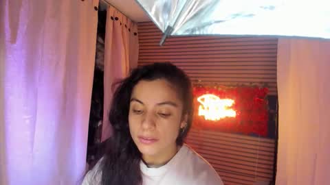 Snapshot of rosse_25 chatting on 12-05-25, 05:20 Would you like to help me with supplementation and sports suits so I can compete in powerlifting online show from 12-05-25, 05:20