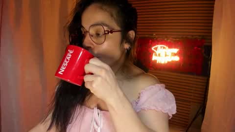 Snapshot of rosse_25 chatting on 12-17-25, 03:07 Would you like to help me with supplementation and sports suits so I can compete in powerlifting online show from 12-17-25, 03:07