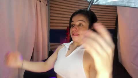 Snapshot of rosse_25 chatting on 03-10-26, 12:10 Would you like to help me with supplementation and sports suits so I can compete in powerlifting online show from 03-10-26, 12:10