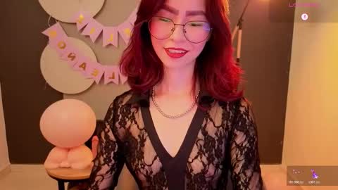 Snapshot of rosse_98_ chatting on 11-19-25, 12:27 Miss Rosse online show from 11-19-25, 12:27