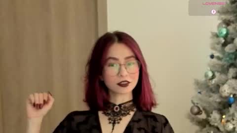 Snapshot of rosse_98_ chatting on 11-24-25, 01:33 Miss Rosse online show from 11-24-25, 01:33